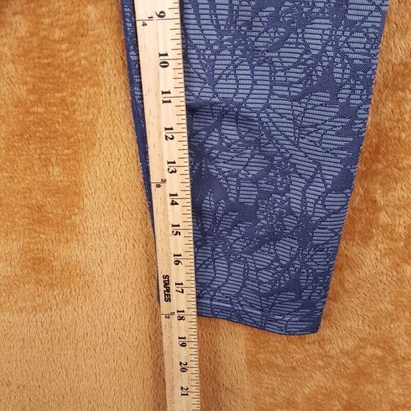 FABLETICS Womens Leggings Small Blue Pull On Crop Capri Seamless Sebastian - Picture 6 of 7